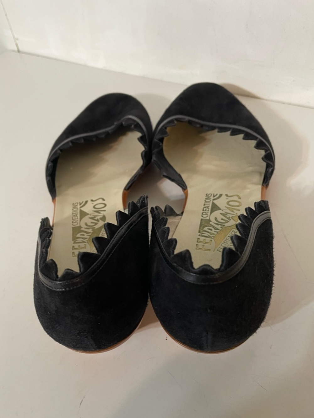 Salvatore Ferragamo Limited Edition Flats - Picture 3 of 9